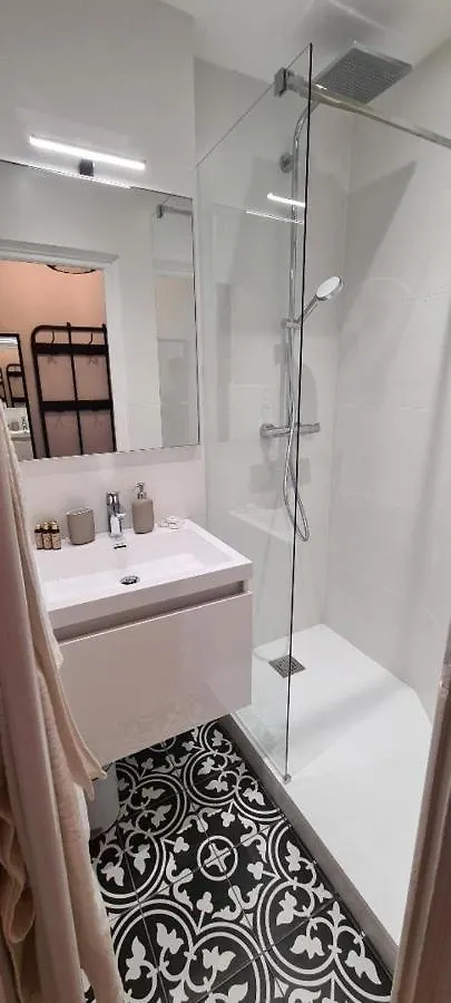 Appartement Deux Chambres - Garibaldi Lyon 0*,  France
